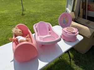 lot 33 image: DOLL TIME (MORE THEN FIRST PICTURE)