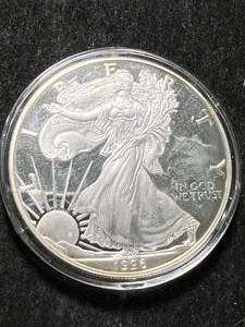 lot 31 image: 1996 PROOF AMERICAN SILVER EAGLE 1 TROY OZ .999 FINE SILVER IN AIRTITE