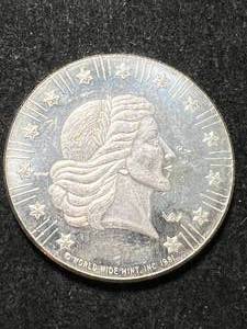 lot 32 image: 1 TROY OZ .999 FINE SILVER AMERICAN EAGLE ROUND