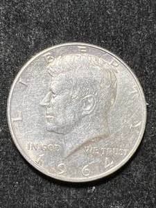 lot 36 image: 1964 US KENNEDY HALF DOLLAR