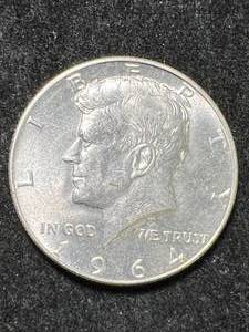 lot 61 image: 1964 US KENNEDY HALF DOLLAR