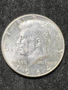 lot 67 image: 1964 US KENNEDY HALF DOLLAR