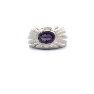 lot 69 image: Amethyst East-West Bezel Scalloped Ring