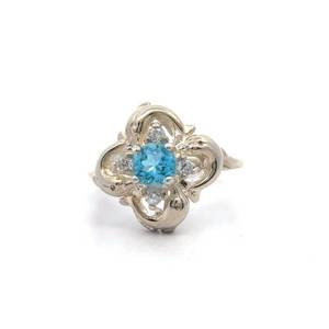 lot 78 image: Blue Topaz Filigree Flower Cluster Ring