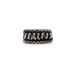 lot 76 image: Scrolling Ribbon Rope Twist Split Shank Ring