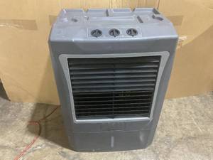 lot 34 image: Hessaire 3,100 CFM 3-Speed Portable Evaporative Cooler (Swamp Cooler) for 950 sq. ft.