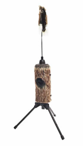 lot 334 image: MOJO Fuzzy Critter Predator Decoy