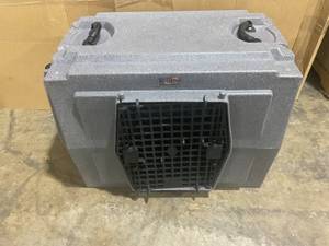 lot 17 image: Ruff Land Intermediate Double Door Dog Kennel - Millstone