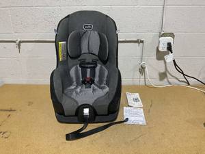 lot 67 image: Evenflo Tribute LX Convertible Car Seat