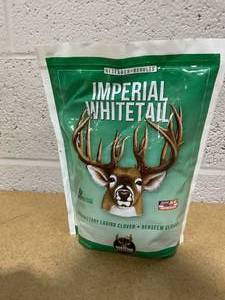 lot 382 image: Whitetail Institute Imperial Clover, 2LBS