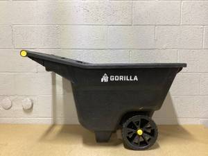 lot 461 image: Gorilla Cart 140L YARD CADDY
