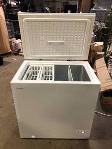 lot 12 image: Vissani 7.0 cu. ft. Manual Defrost Chest Freezer with LED Light in White Garage Ready Damaged   Customer Returns See Pictures