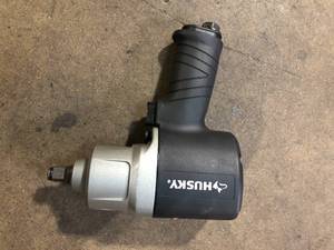 lot 14 image: Husky 800 ft.lbs. 12 in. Impact Wrench Customer Returns See Pictures