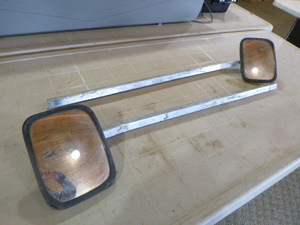 lot 21 image: Vehicle Extension Mirrors