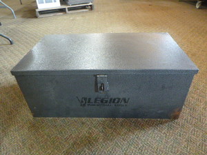 lot 22 image: Legion Industrial Tools Metal Tool Chest