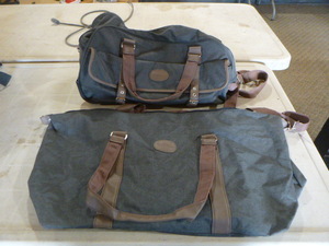 lot 31 image: 2 Bella Russo Travel Bags