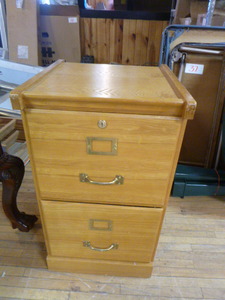 lot 66 image: 2 Drawer Wooden File Cabinet