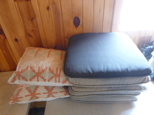 lot 71 image: Chair Pads and Pillows