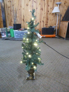 lot 73 image: Small Lighted Christmas Tree