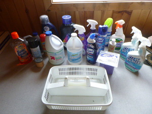 lot 89 image: Household Liquids
