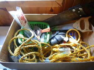 lot 100 image: Garage Items