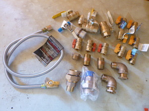 lot 130 image: Brass Fittings