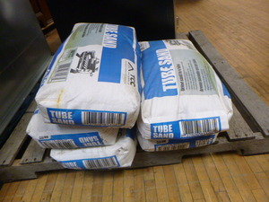 lot 141 image: 5 Bags of Tube Sand