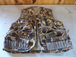 lot 143 image: Mountn Prairie Hunting Vest