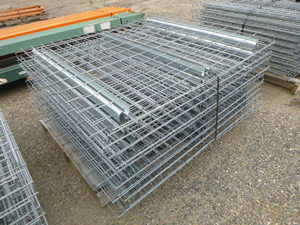 lot 5 image: 20 Pallet Racking 46 X 42 Wire Decks
