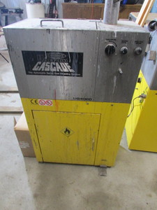 lot 4 image: Automatic Spray Gun Cleaning System