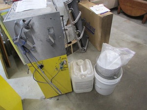 lot 5 image: Uni-Ram UM120W Manual Waterborne Gun Cleaner