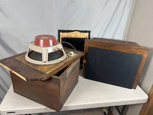 lot 20 image: Pair of Vintage Heathkit (Vintage Jensen) AS-183 Speakers