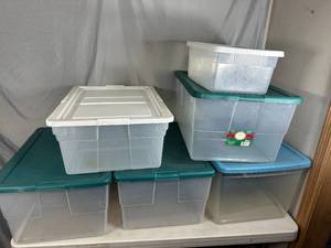 lot 78 image: 6 Assorted Totes with Lids