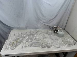 lot 91 image: Collection of Vintage Anchor Hocking Depression Bubble Glassware