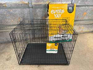 lot 5 image: Unused XL Folding Dog Kennel