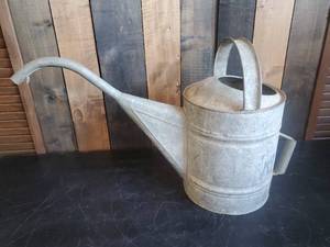 lot 6 image: Awesome Vintage Watering Can with unique Curved Spout