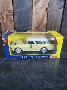 lot 19 image: Antique Die Cast 1955 Bel Air Replica Car