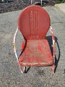 lot 32 image: Vintage Metal Patio Chair With Great Patina
