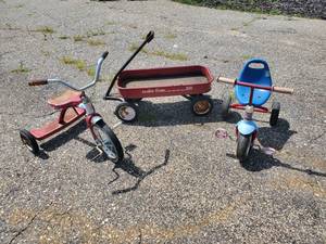 lot 40 image: Vintage Radio Flyer Wagon and Trike, and Junior Trike