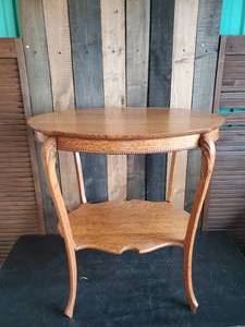 lot 85 image: Beautiful antique Wooden Side Table in solid sturdy condition