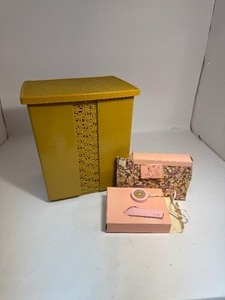 lot 7 image: Vintage Laundry Basket & Sears Best Rechargeable Cordless Pink Electric Scissors