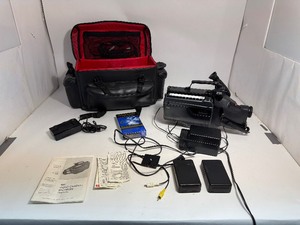 lot 30 image: Low Light Sensitivity Series LXI VHS Movie Video Camera WCASE & Accessories