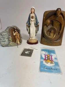 lot 35 image: Mary & Jesus Statues