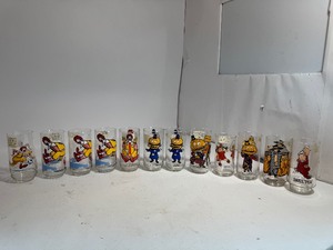lot 68 image: 1977 McDonalds Glasses & More