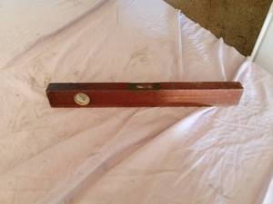 lot 12 image: Vintage 16 Wooden Level