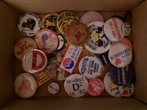 lot 15 image: Box of Vintage Souvenir Pins