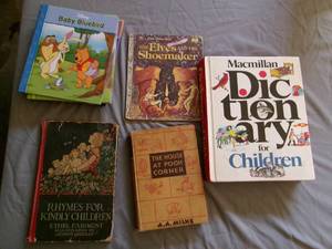 lot 31 image: Vintage Winnie The Pooh Book, Kids Dictionary & Pooh Books