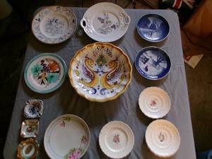 lot 34 image: Collector Plates