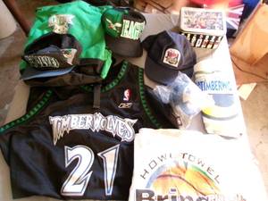 lot 35 image: MN Sports Memorabilia