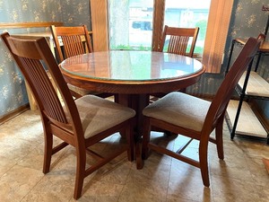 lot 22 image: Round Wood Dining Table with Glass Top and 5 Chairs